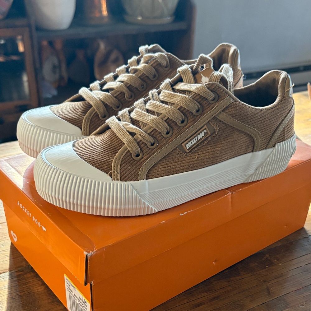 Rocket Dog Brown Corduroy Low-Top Sneakers with White Soles
